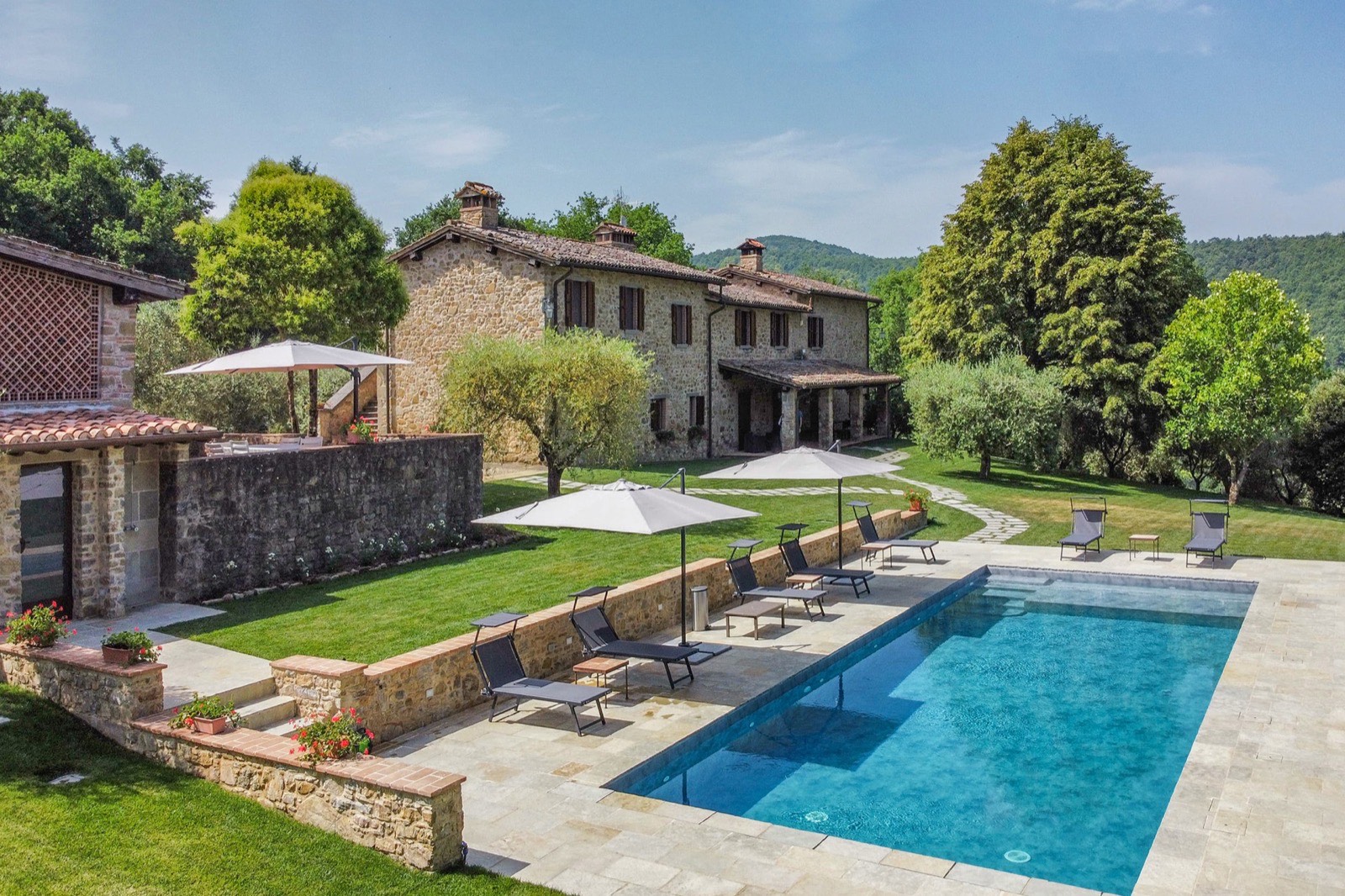 Restored farmhouse with pool near Umbertide